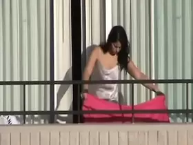 Se la culea en el balcon