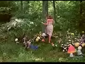Alicia en el pais de las pornomaravillas-(alice in wonderland)-1976